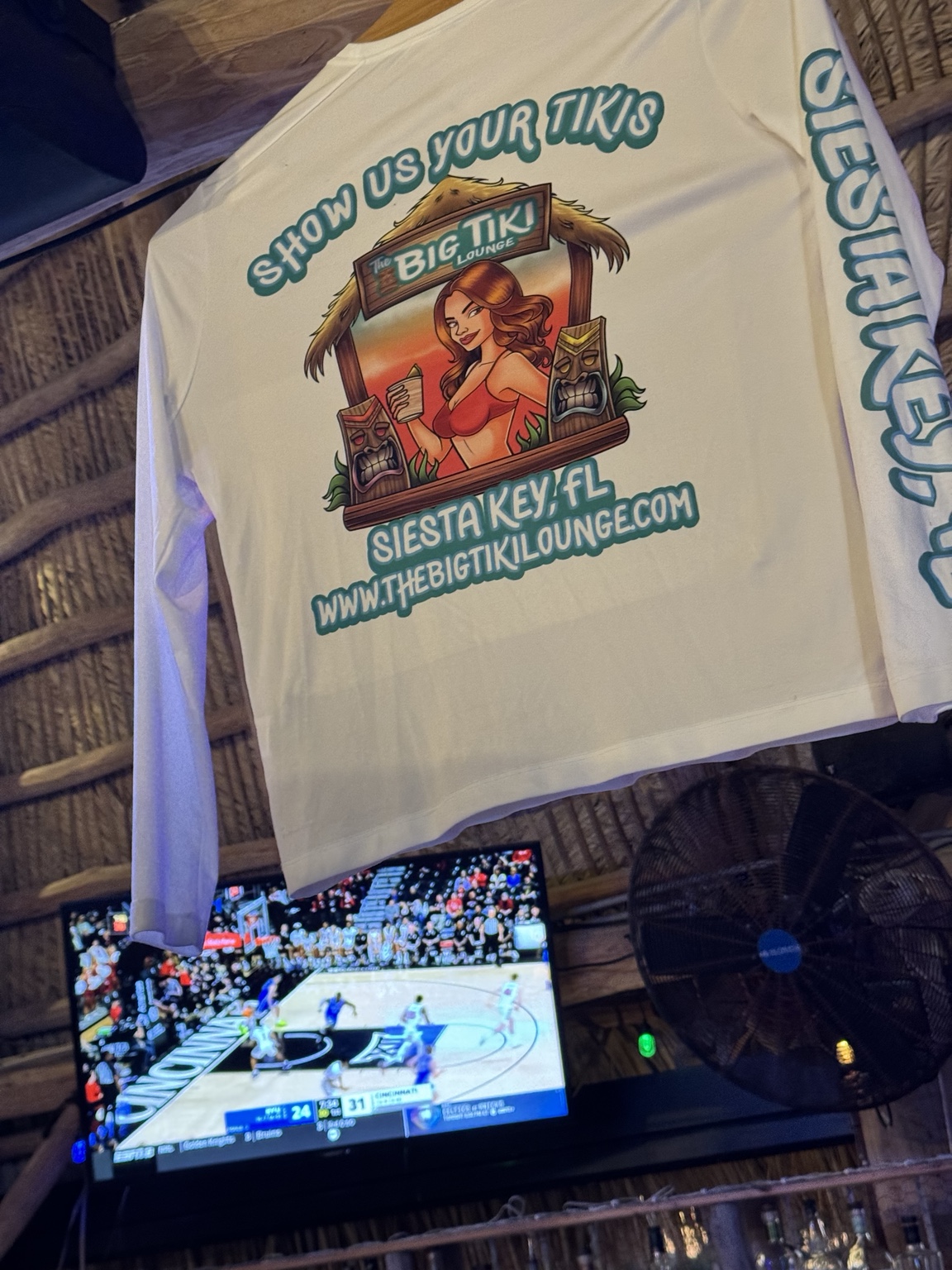 A night at the Big Tiki Lounge on Siesta Key